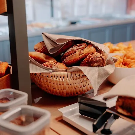 Hotel Via Plaza By Hackmann 4*