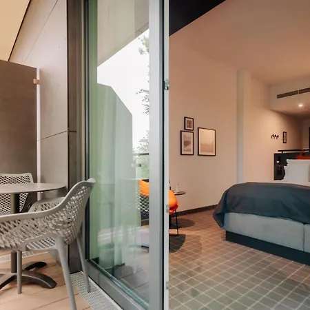 Hotel Via Plaza By Hackmann