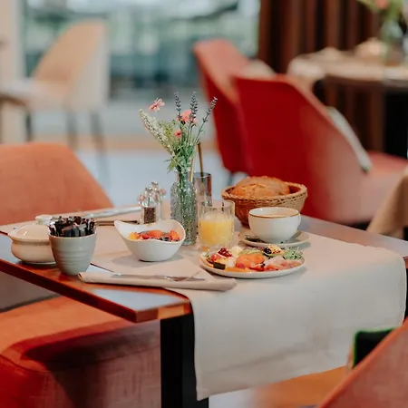 Via Plaza By Hackmann 4*