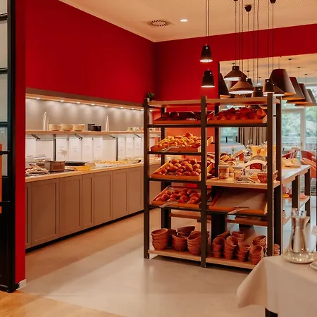 Via Plaza By Hackmann Hotel